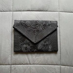HANDMADE EMBROIDERED CLUTCH/BAG